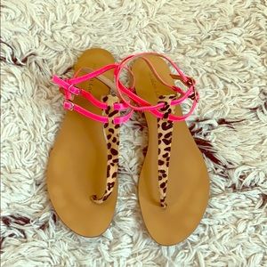 Maiden Lane Leopard/pink T-Strap Sandals